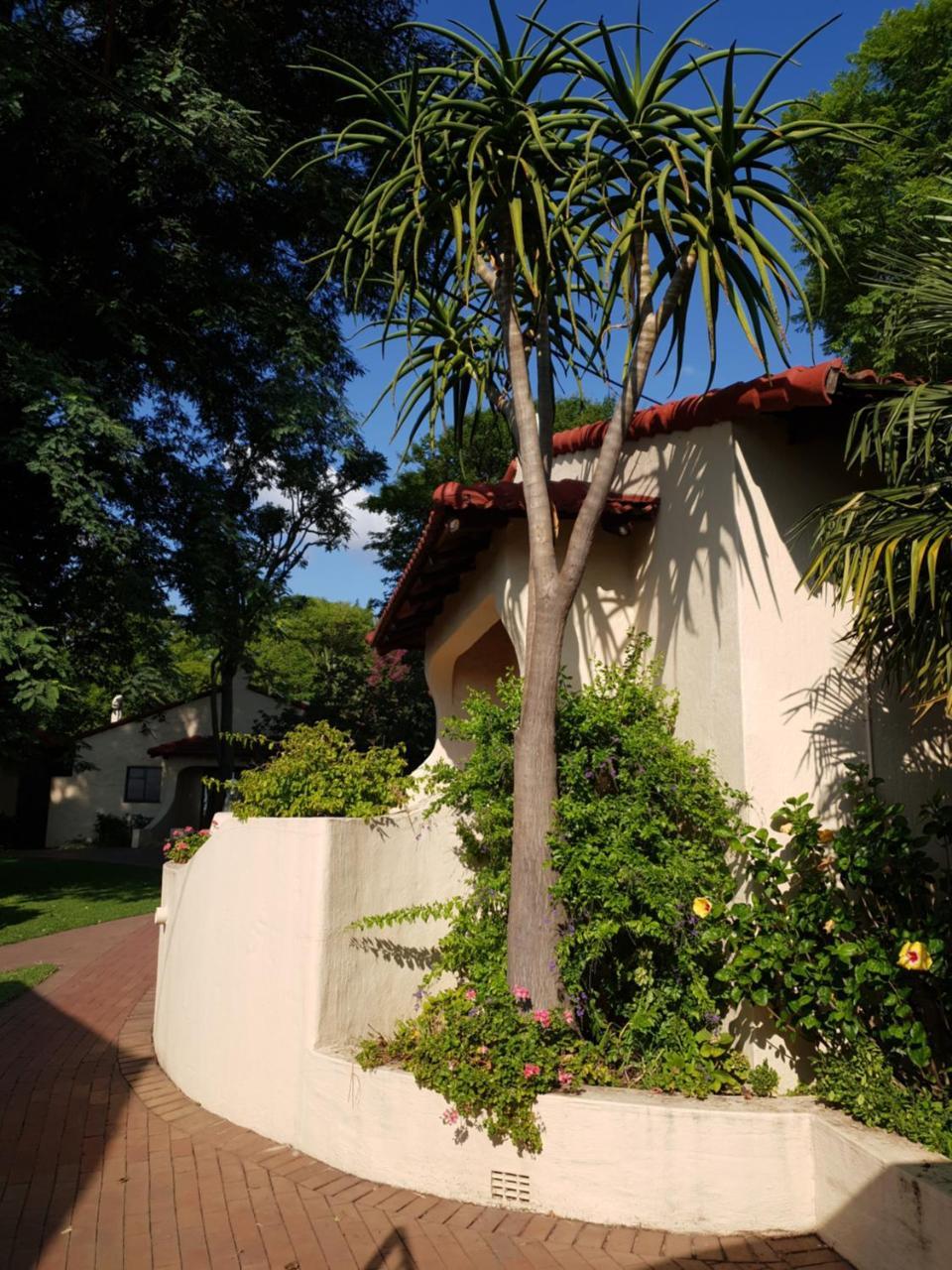 Villa Botanica Guest House ミッドラント エクステリア 写真